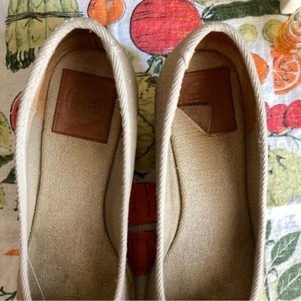 Tory Burch Jackie beige peeptoe wedges size 9B
